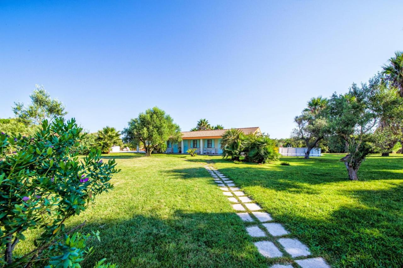 Agriturismo Is Cortillaris Càbras Buitenkant foto
