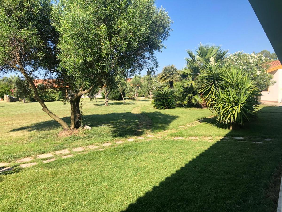 Agriturismo Is Cortillaris Càbras Buitenkant foto