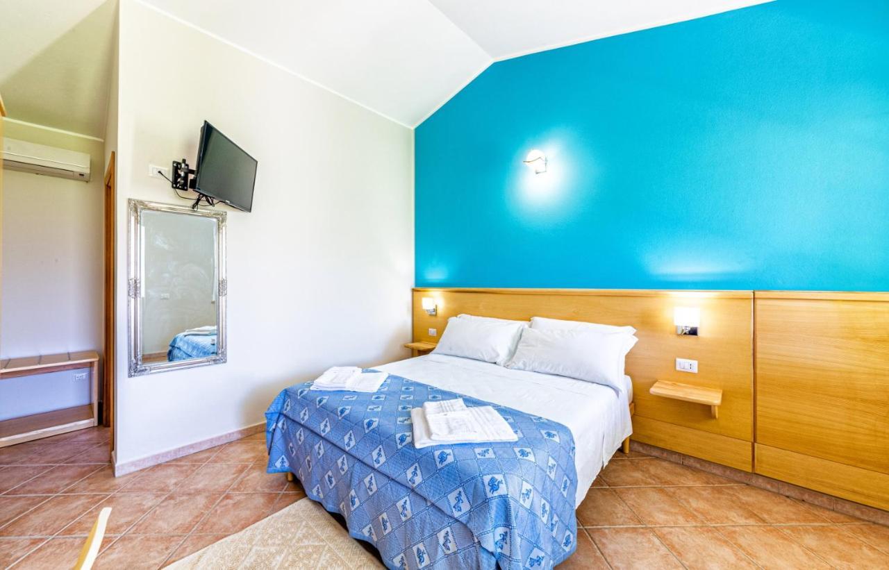 Agriturismo Is Cortillaris Càbras Buitenkant foto