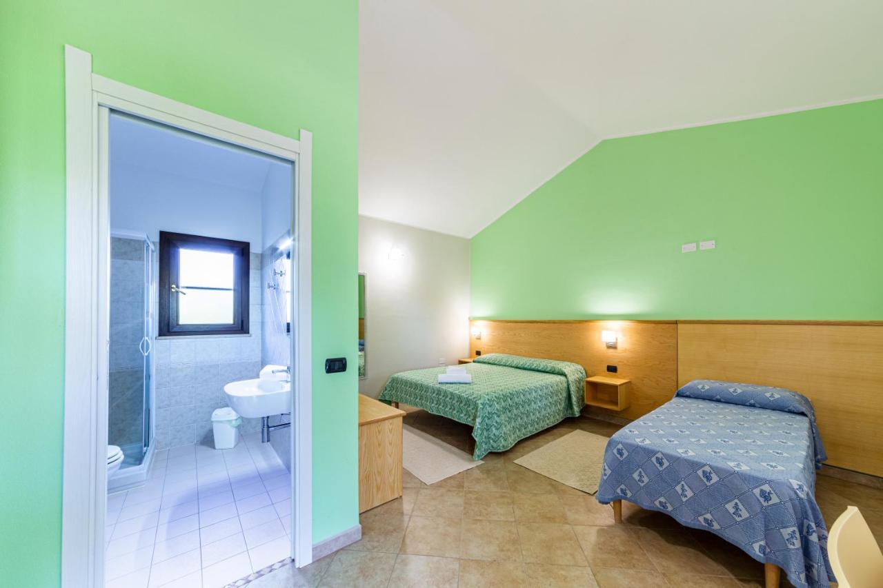 Agriturismo Is Cortillaris Càbras Buitenkant foto