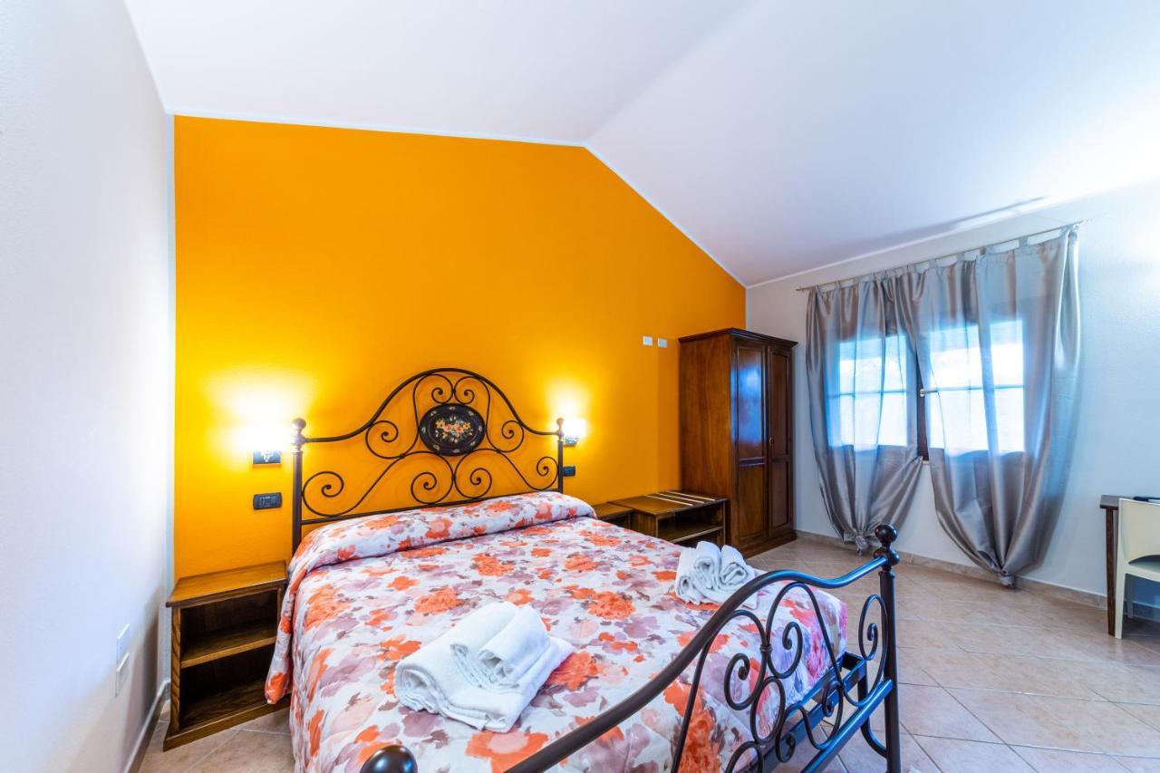 Agriturismo Is Cortillaris Càbras Buitenkant foto